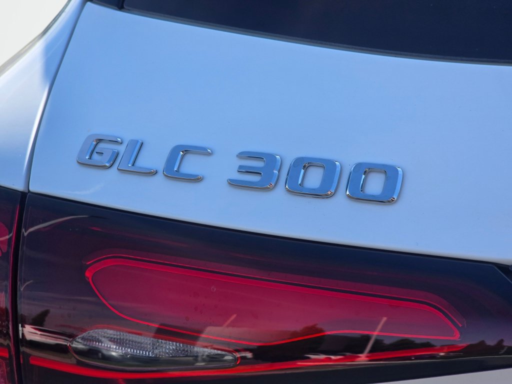 New 2027 Mercedes-Benz GLC 300 4MATIC image 30