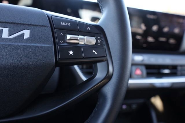 Used 2025 Kia K4 EX image 6