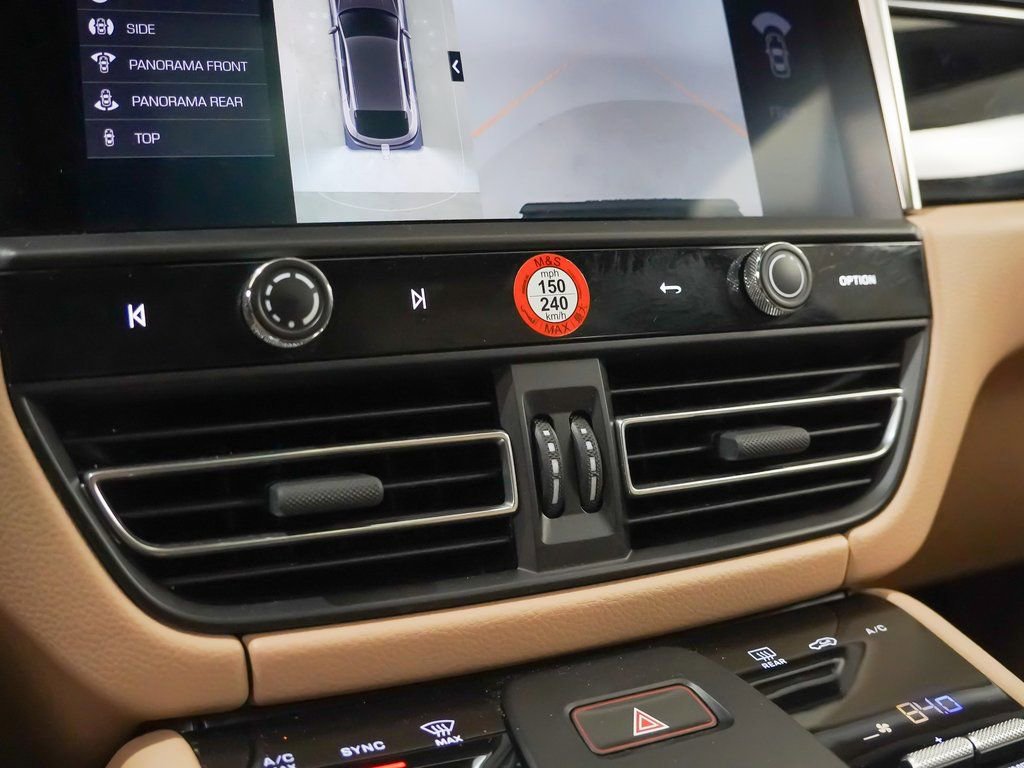 Certified 2022 Porsche Macan image 32