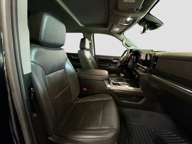 Used 2023 Chevrolet Silverado 1500 LTZ w/ Technology Package AWD/4WD image 31