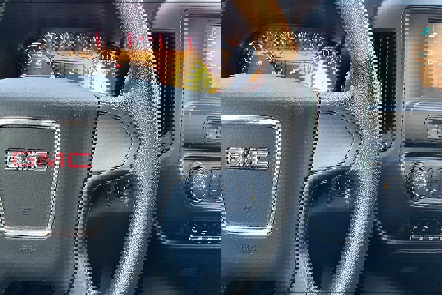 Used 2018 GMC Sierra 2500 4x4 Crew Cab w/ Sierra Convenience Package image 24