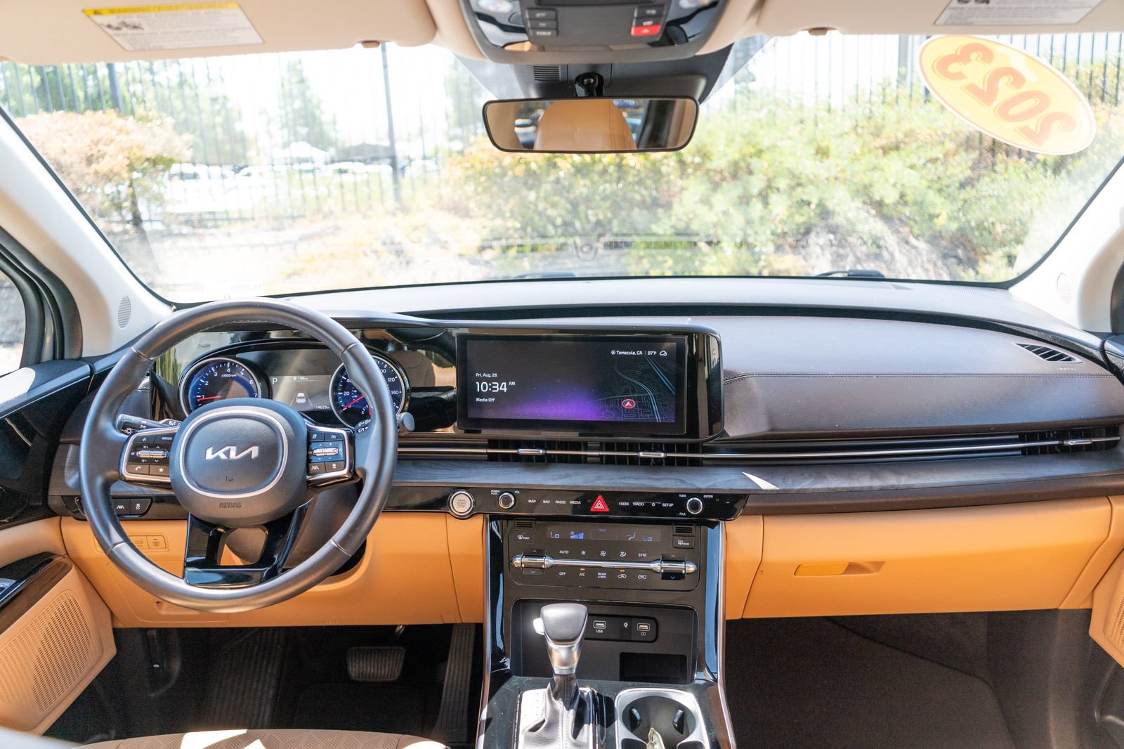 Used 2024 Kia Carnival EX FWD image 21