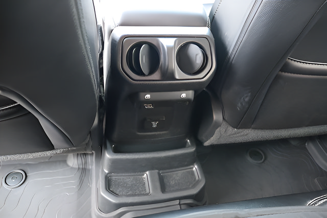 Used 2023 Jeep Wrangler Unlimited Sahara w/ Cold Weather Group AWD/4WD image 39