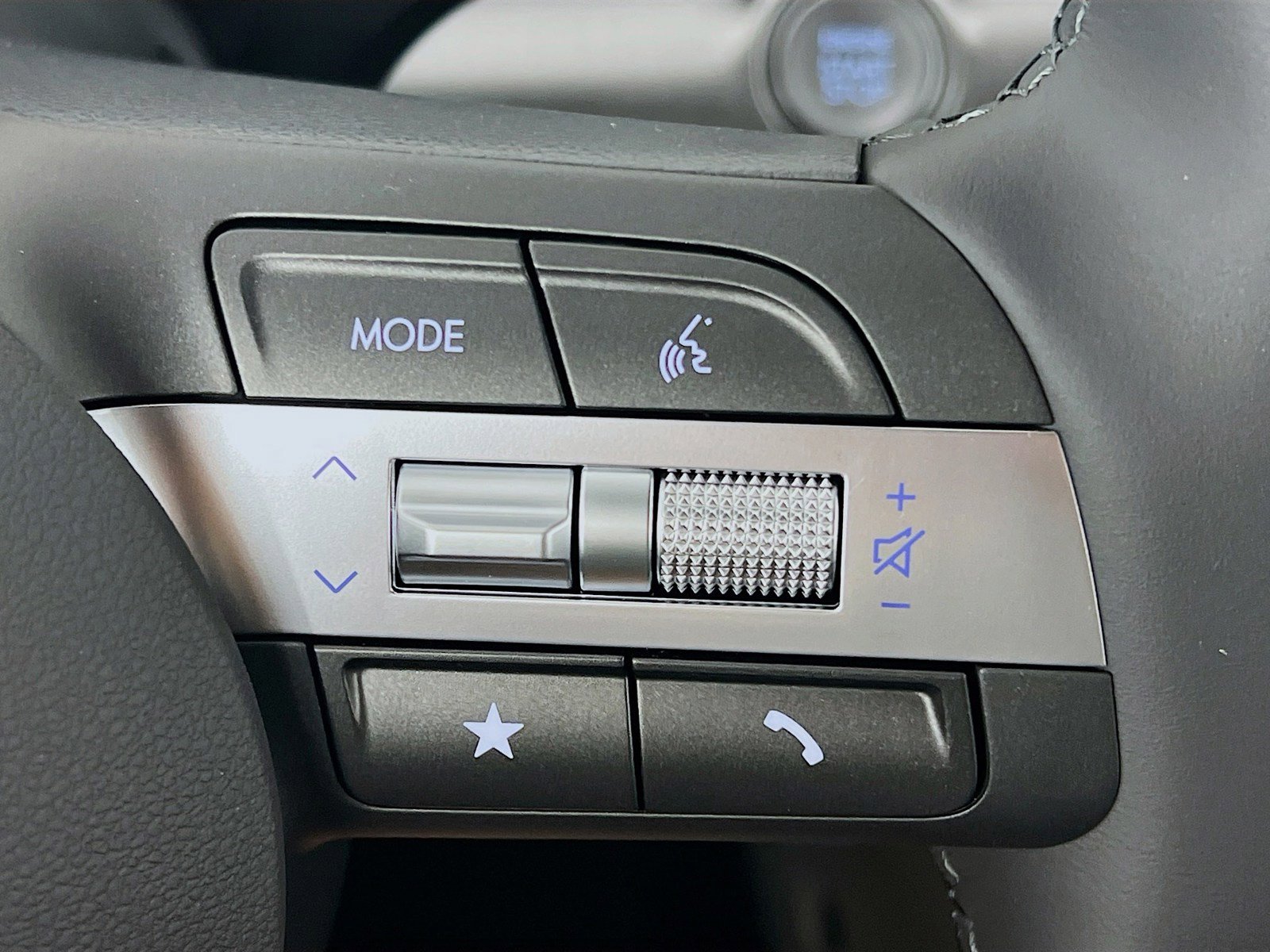 New 2025 Hyundai Kona SEL AWD/4WD image 15