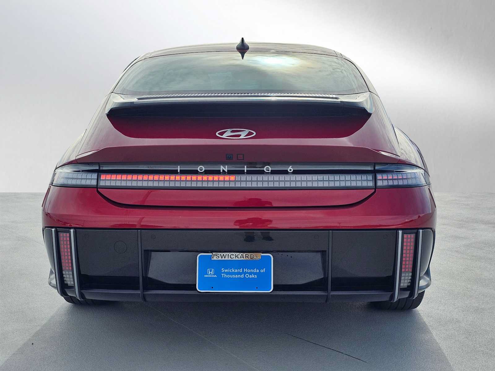 Used 2024 Hyundai Ioniq 6 SE RWD image 4