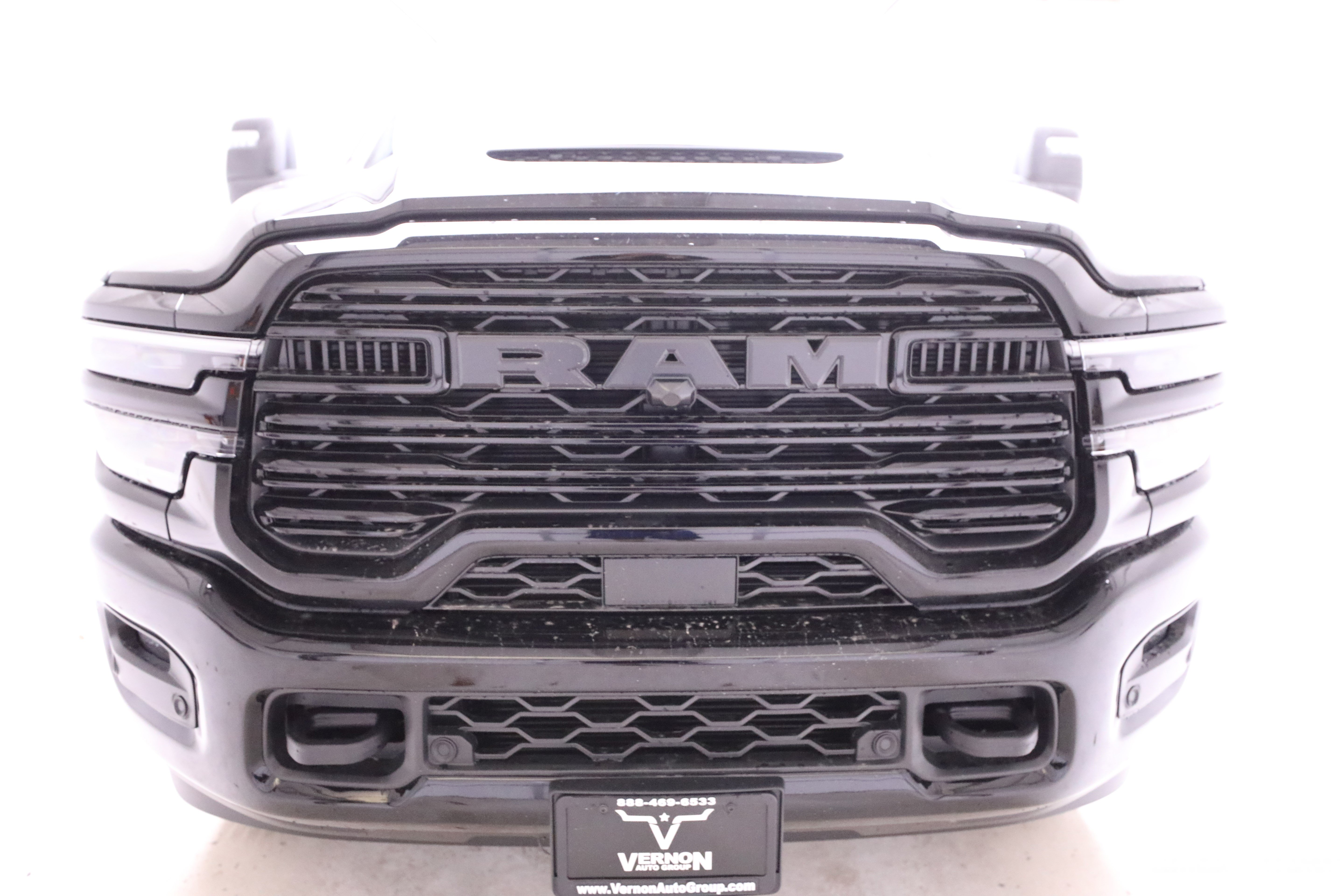 New 2026 RAM 2500 Laramie AWD/4WD image 8