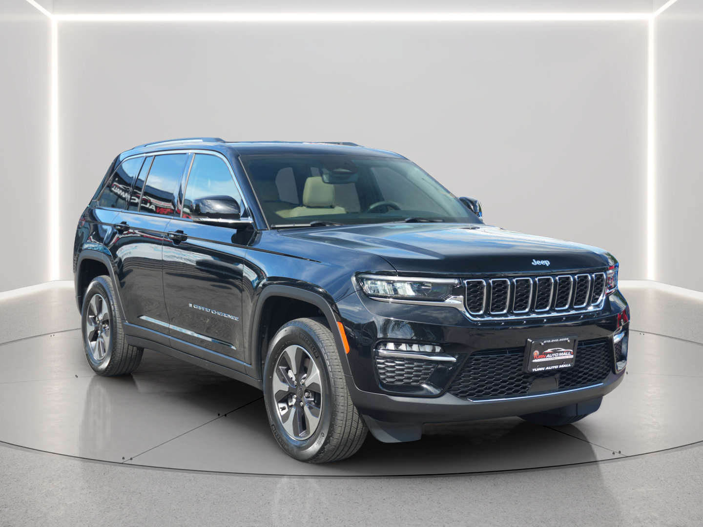 Used 2023 Jeep Grand Cherokee 4WD 4xe image 7