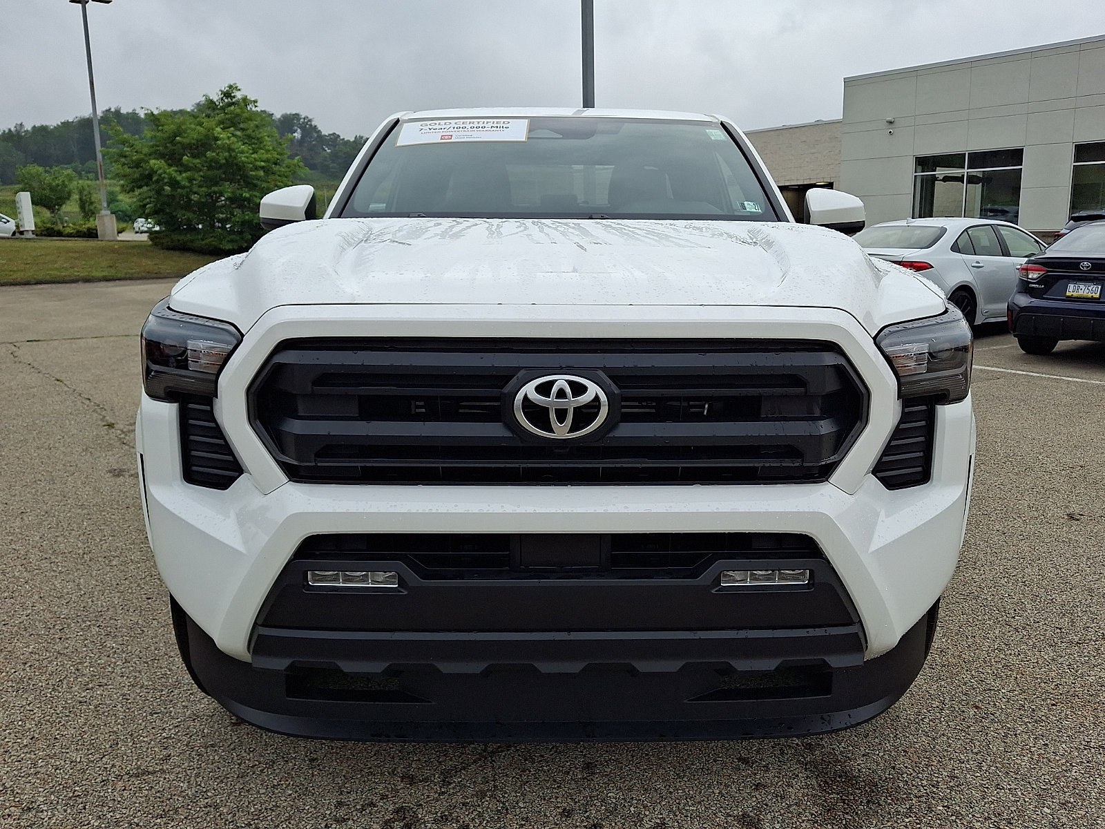 Certified 2025 Toyota Tacoma SR5 AWD/4WD image 2
