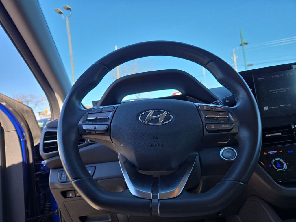 Used 2022 Hyundai Ioniq SE image 15