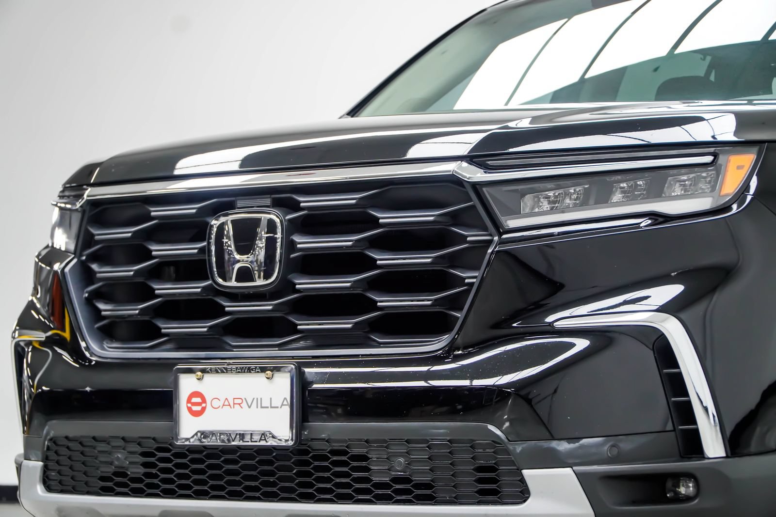 Used 2025 Honda Pilot EX-L image 2
