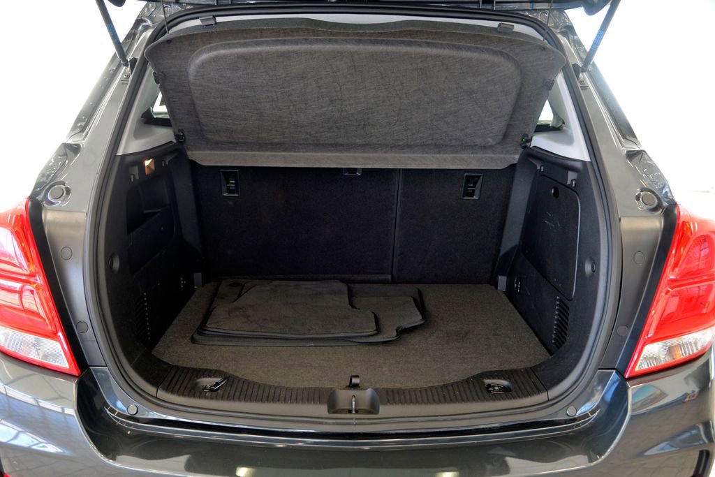 Used 2019 Chevrolet Trax LT w/ Driver Confidence Package image 28