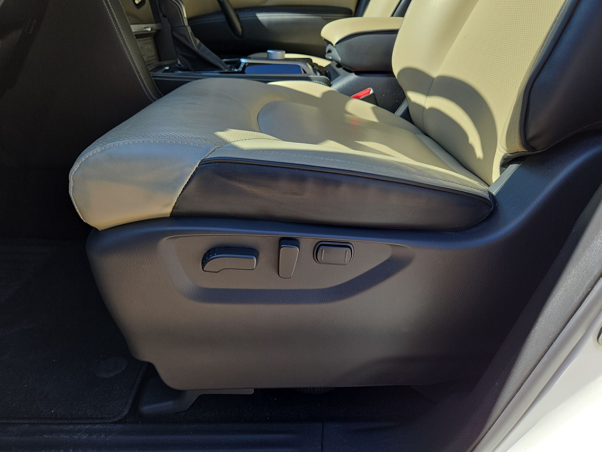 Used 2023 INFINITI QX80 Premium Select w/ Cargo Package AWD/4WD image 17