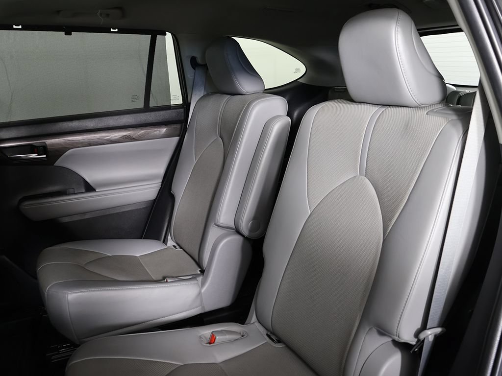 Used 2023 Toyota Highlander Limited AWD/4WD image 33