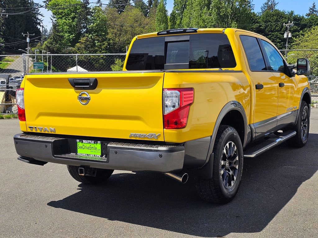 Used 2018 Nissan Titan PRO-4X w/ Pro-4x Convenience Package AWD/4WD image 10