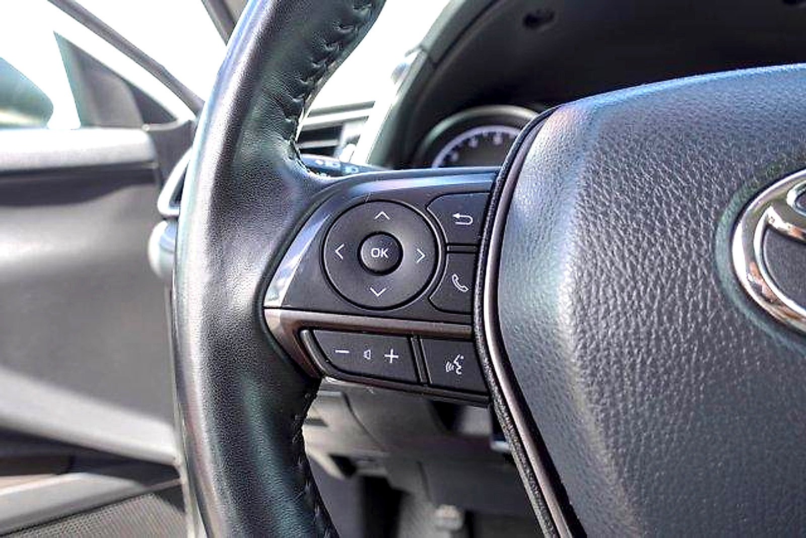 Certified 2023 Toyota Camry SE FWD image 14