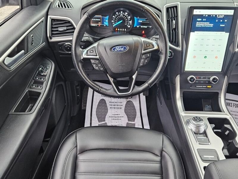 Used 2023 Ford Edge SEL image 8