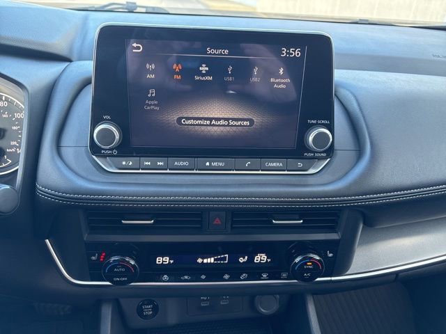 Used 2025 Nissan Rogue SV w/ SV Premium Package image 14