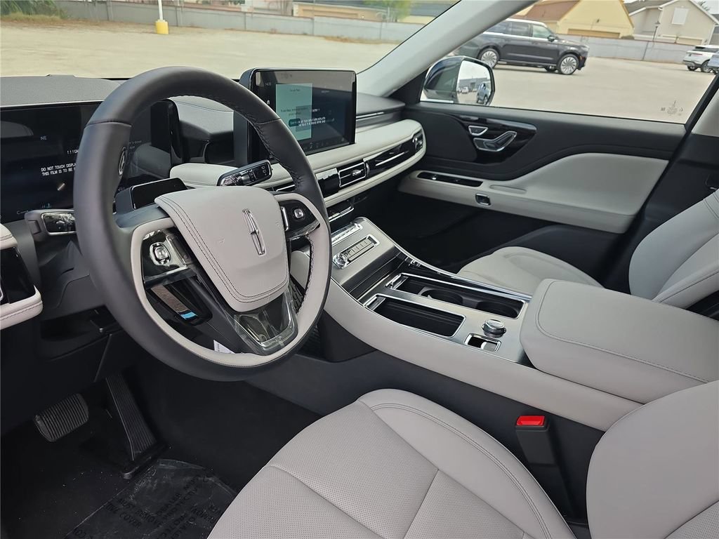 New 2026 Lincoln Aviator 2WD image 15