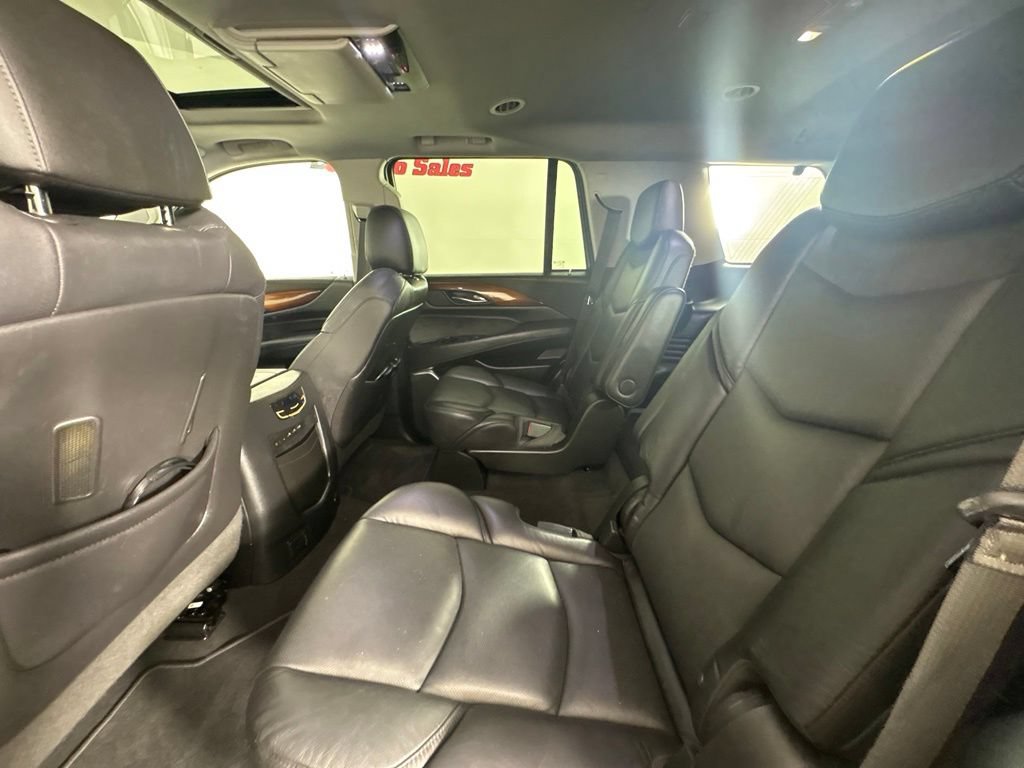 Used 2019 Cadillac Escalade Luxury AWD/4WD image 45