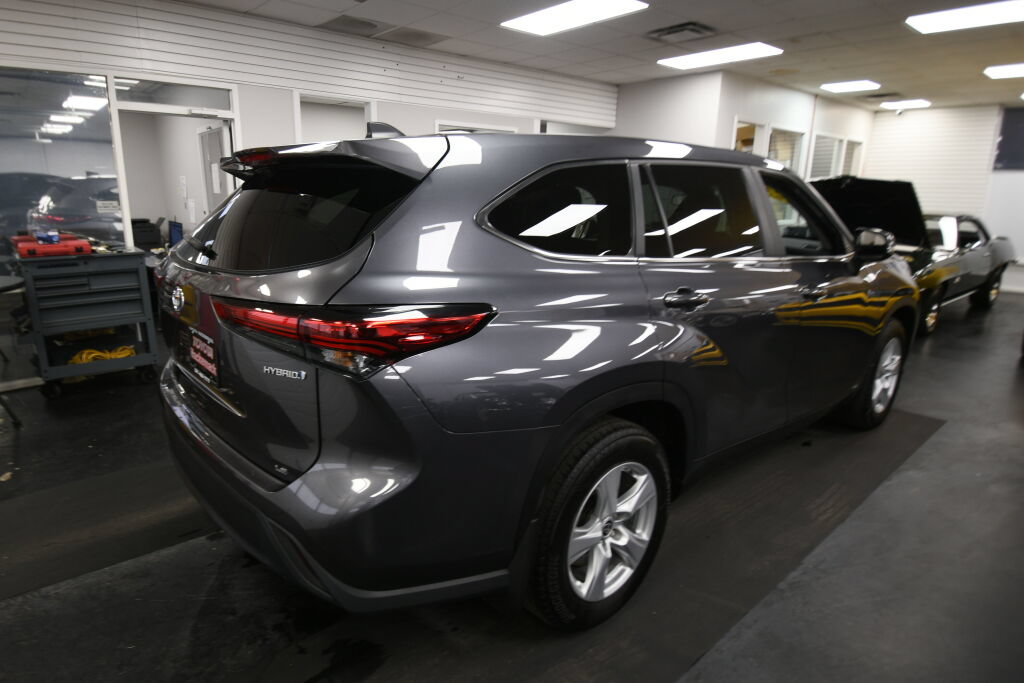 Used 2023 Toyota Highlander LE AWD/4WD image 8