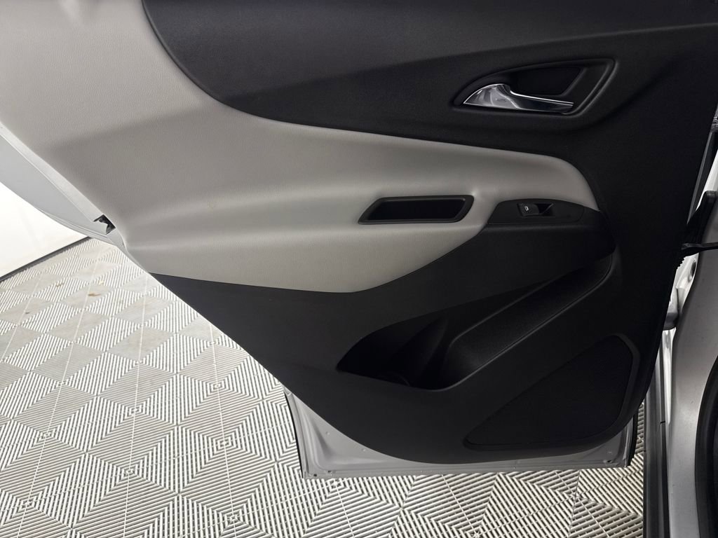 Used 2019 Chevrolet Equinox LS FWD image 12