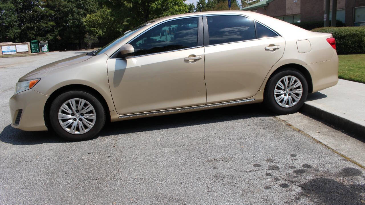 Used 2012 Toyota Camry LE image 12
