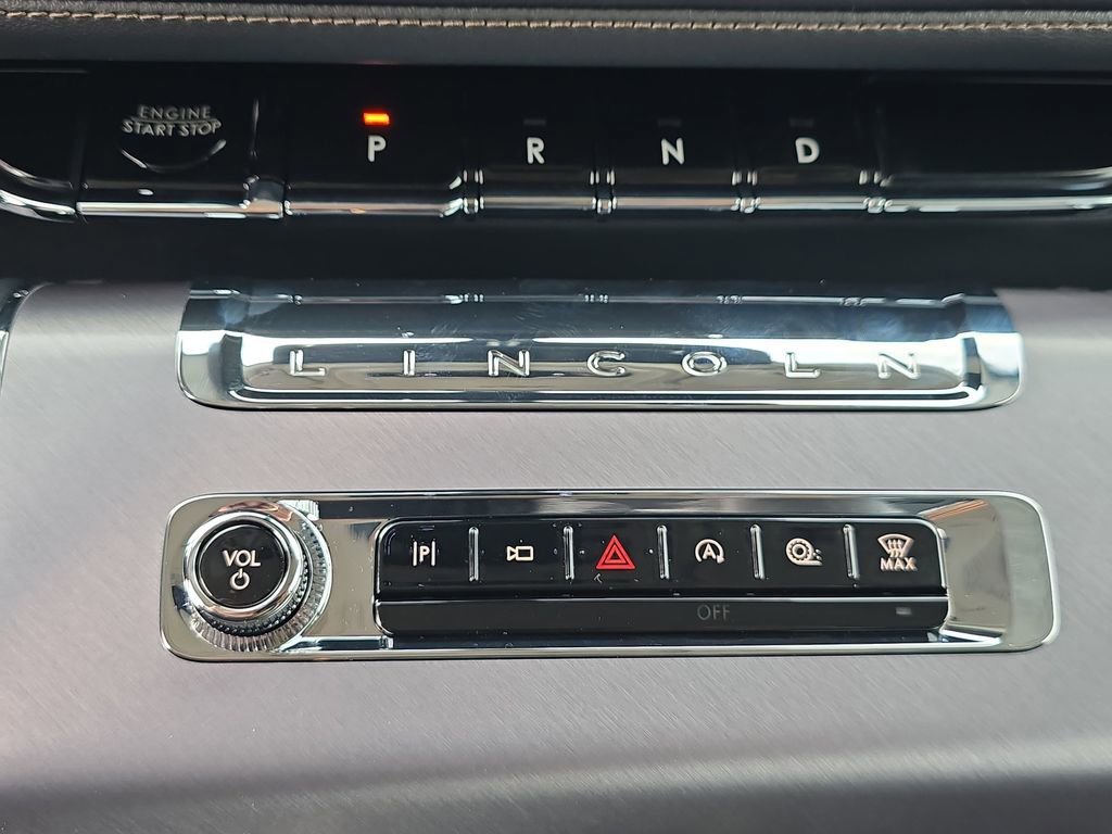 New 2025 Lincoln Aviator 2WD w/ Equipment Group 101A image 28