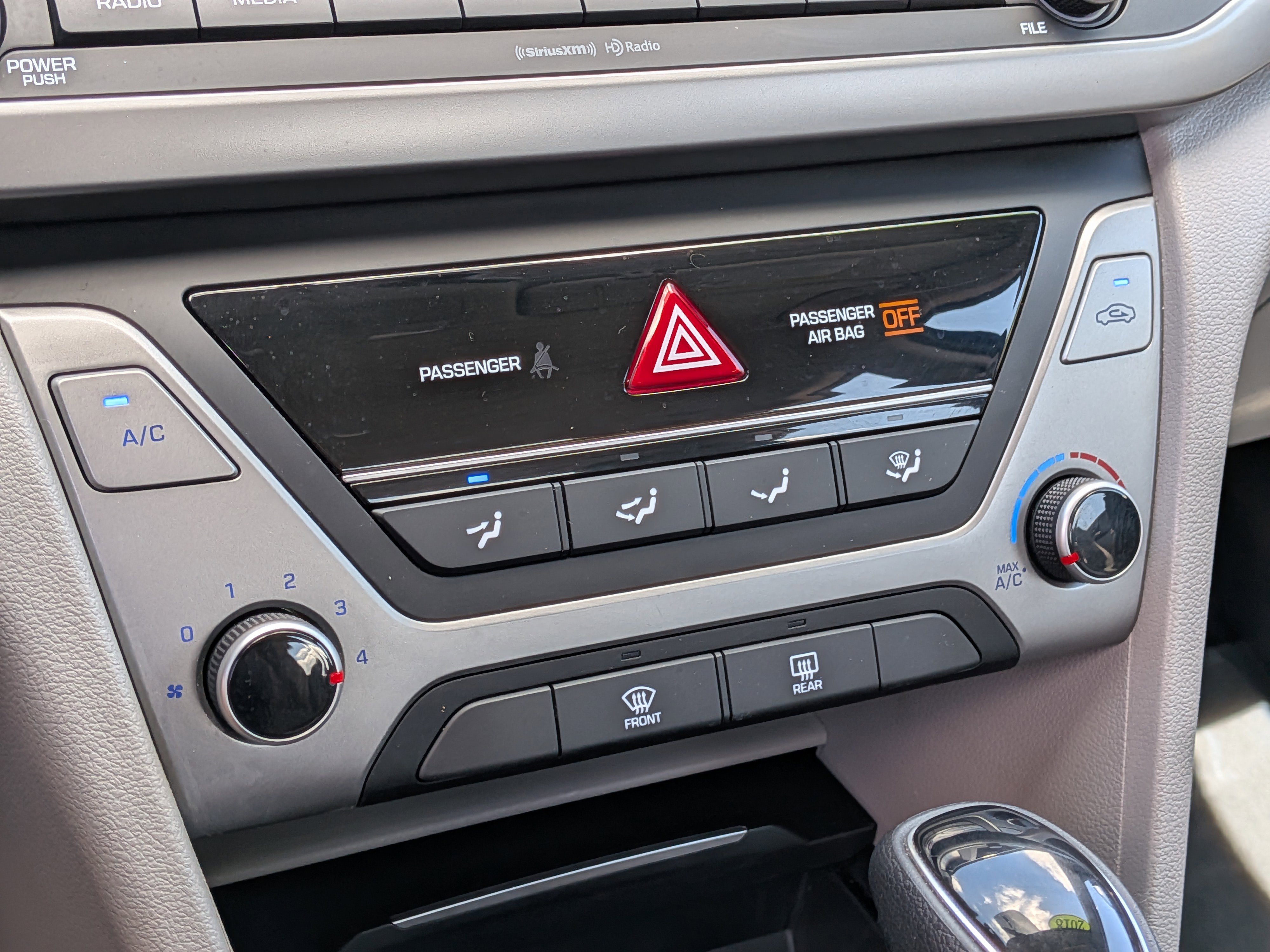 Used 2018 Hyundai Elantra SEL FWD image 29