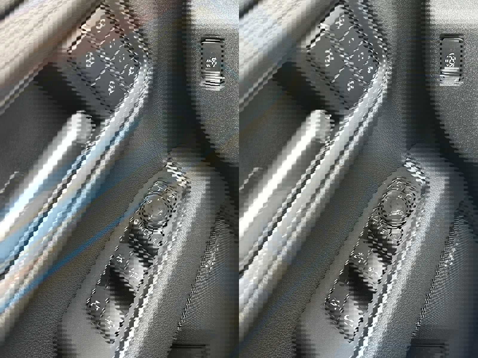 New 2026 GMC Sierra 2500 SLT w/ SLT Convenience Package image 32