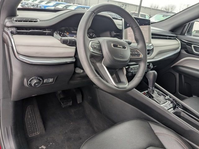 Used 2023 Jeep Compass Limited image 19