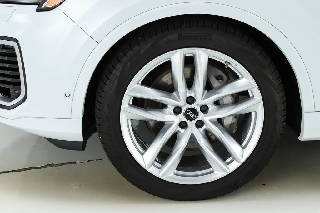 Used 2025 Audi Q7 3.0T Prestige w/ Prestige Package AWD/4WD image 8