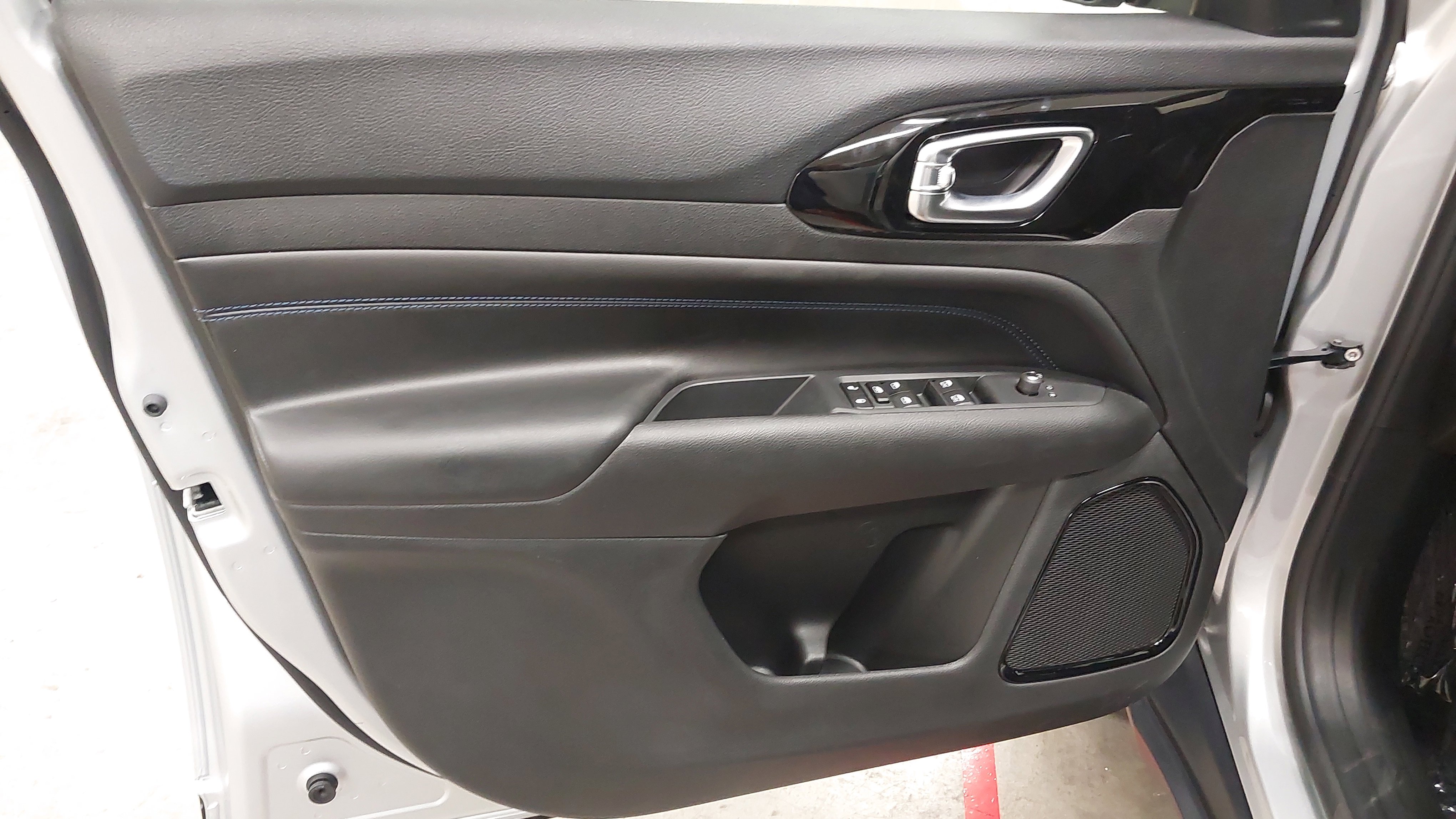 New 2026 Jeep Compass Latitude w/ Quick Order Package 29K image 25