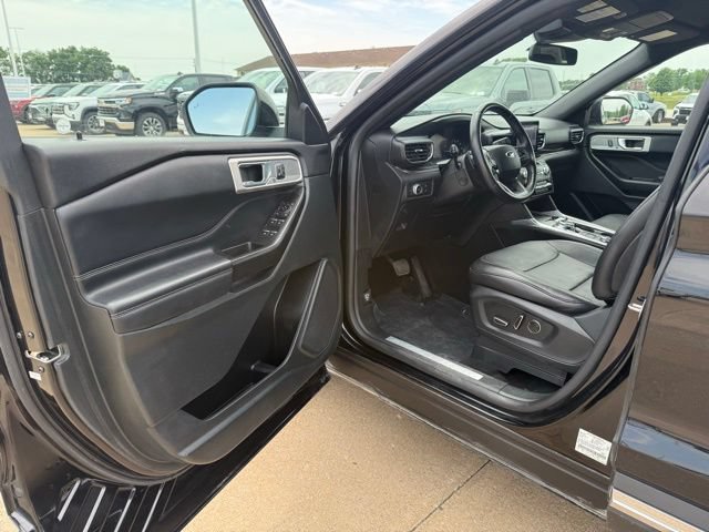 Used 2020 Ford Explorer Limited AWD/4WD image 9
