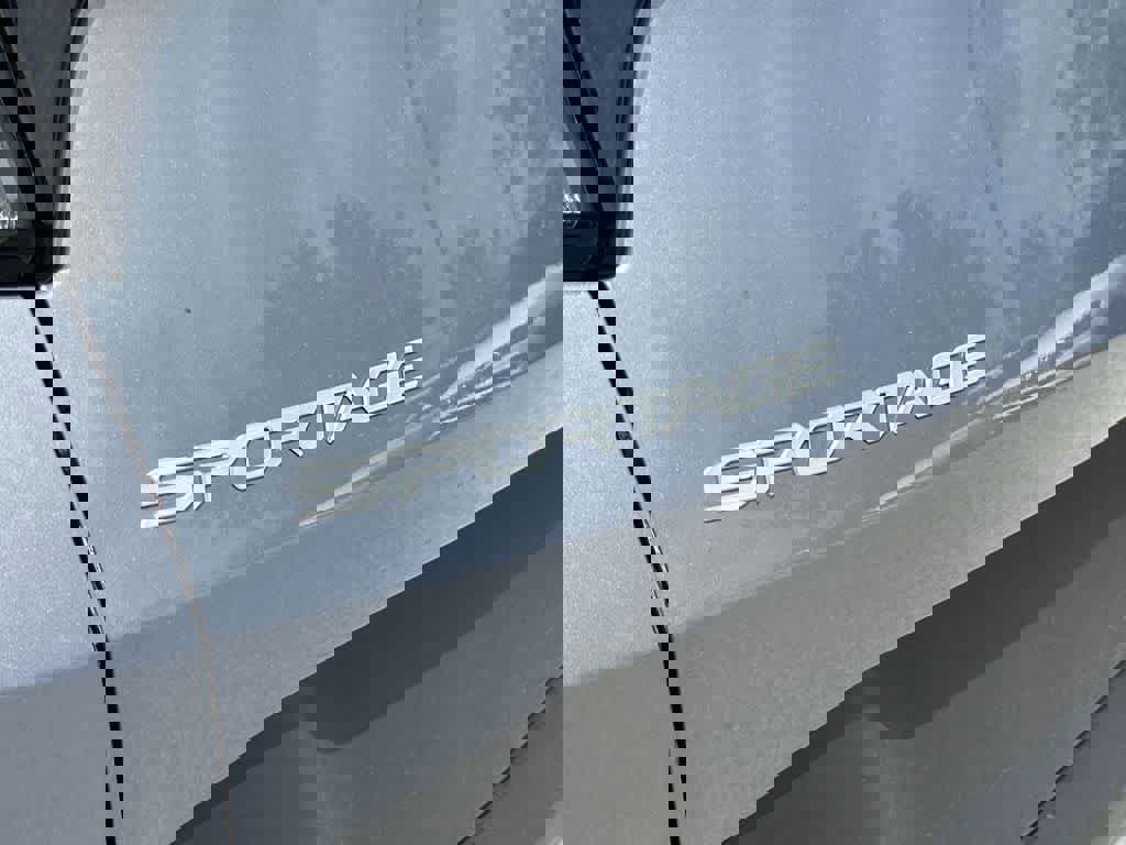 Certified 2024 Kia Sportage EX image 11