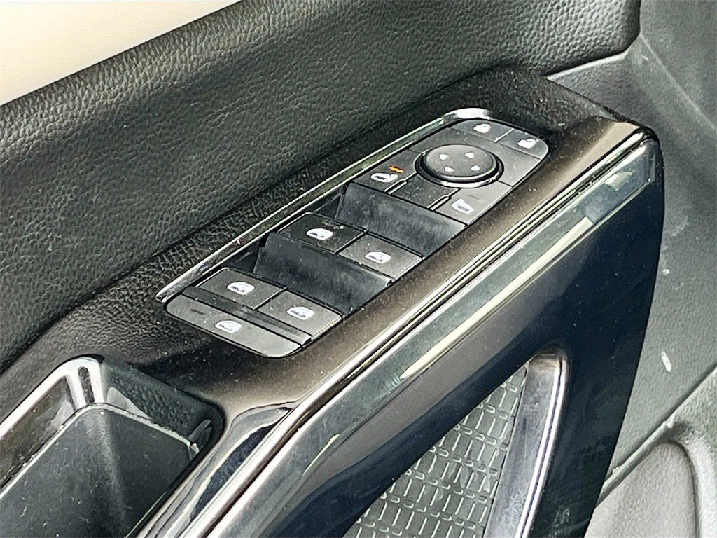 Used 2022 Nissan Pathfinder SV image 17