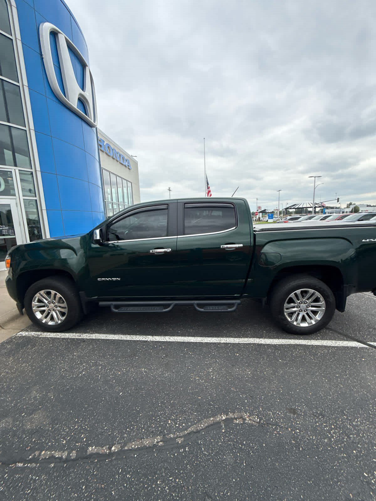 Used 2015 GMC Canyon SLT w/ Driver Alert Package AWD/4WD image 7