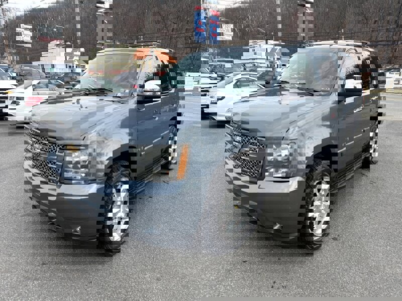 Used 2008 Chevrolet Tahoe LTZ w/ LTZ Preferred Equipment Group image 9