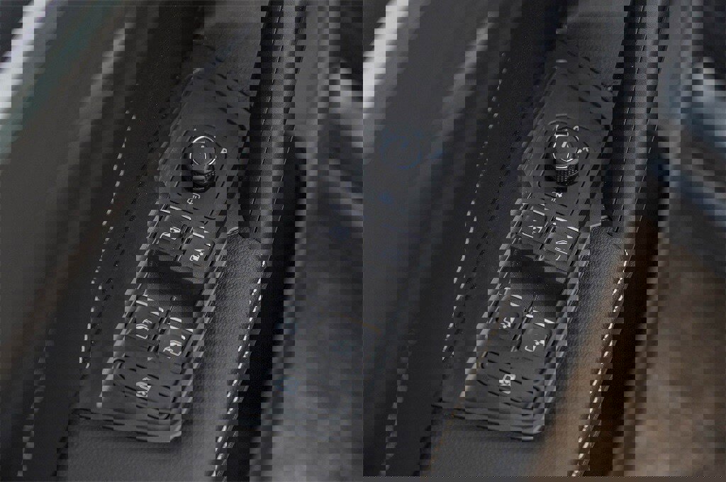 New 2024 Volkswagen Tiguan SE R-Line image 20