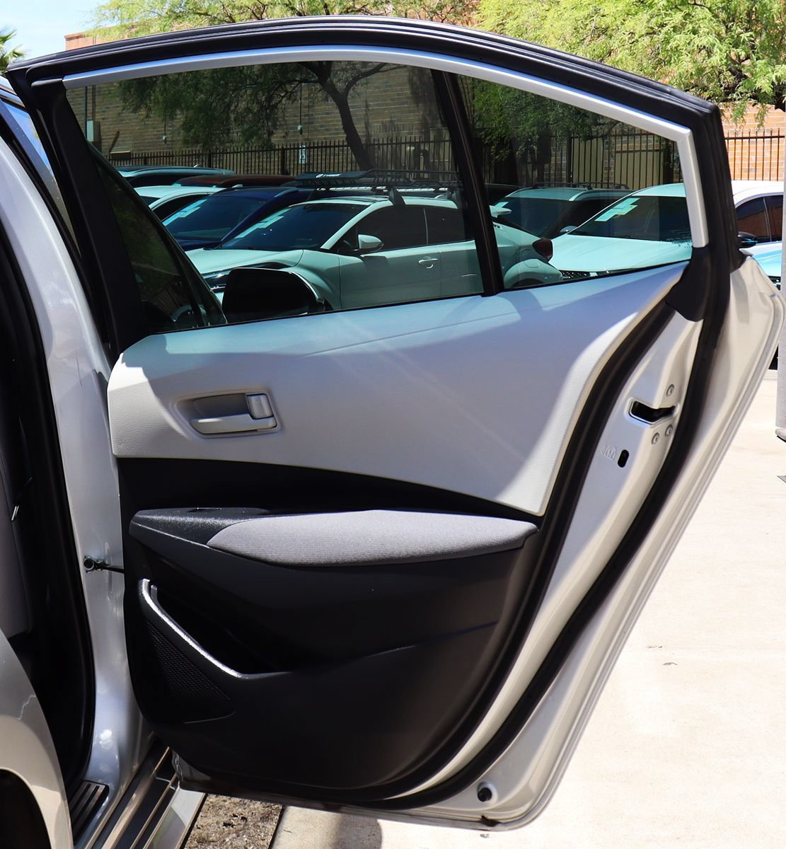 Used 2022 Toyota Corolla LE w/ Carpet Mat Package (TMS) FWD image 25