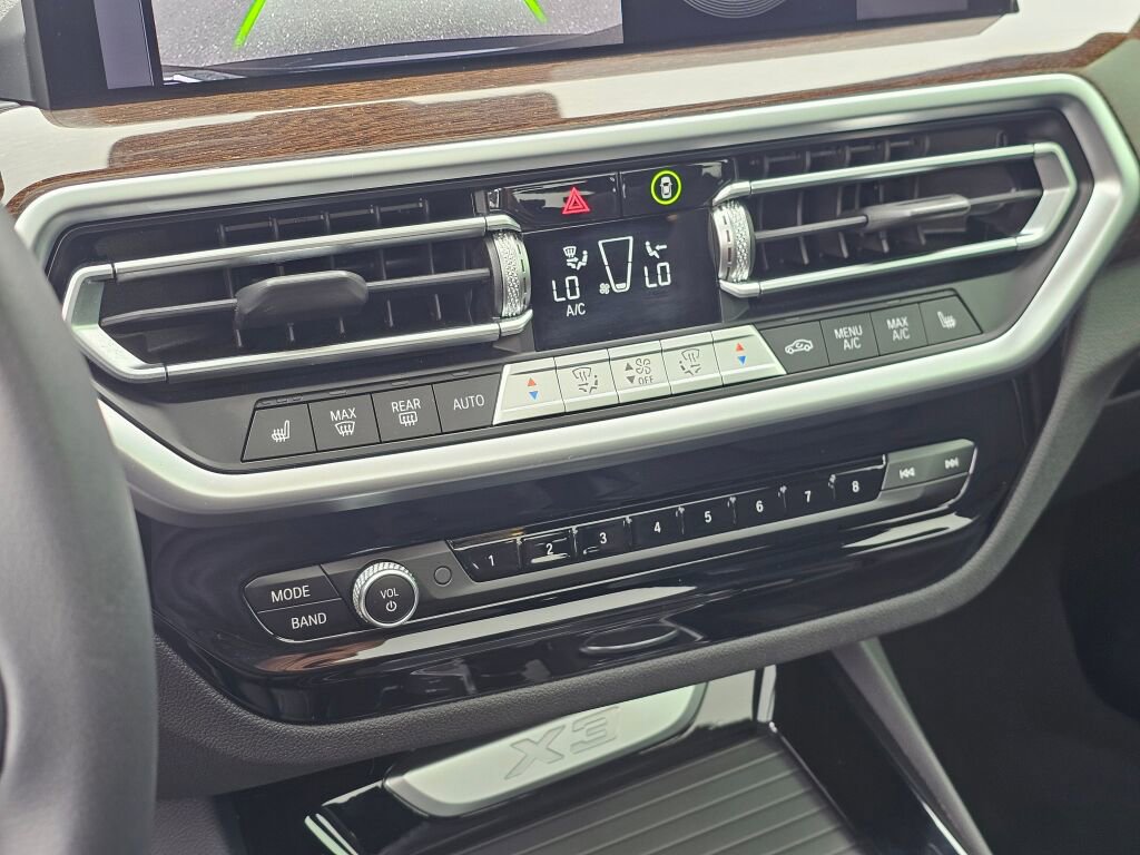 Used 2024 BMW X3 xDrive30i w/ Premium Essential Package image 34