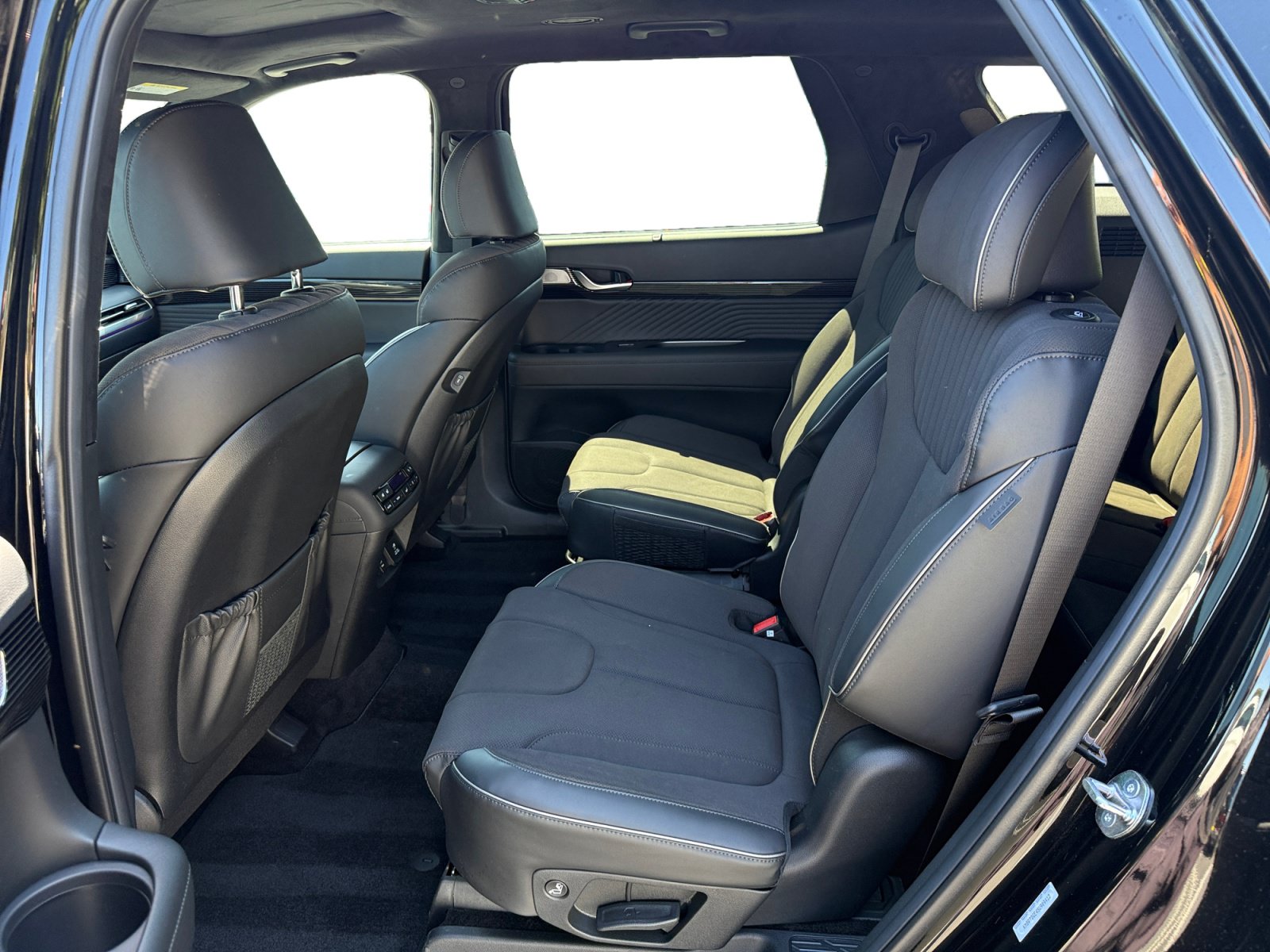 Used 2025 Hyundai Palisade Calligraphy AWD/4WD image 16