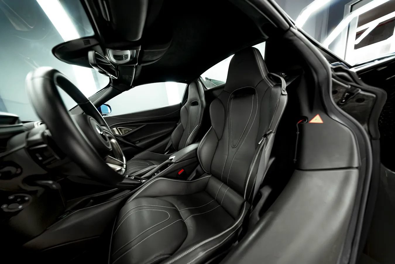 Used 2020 McLaren 720S Spider RWD image 21