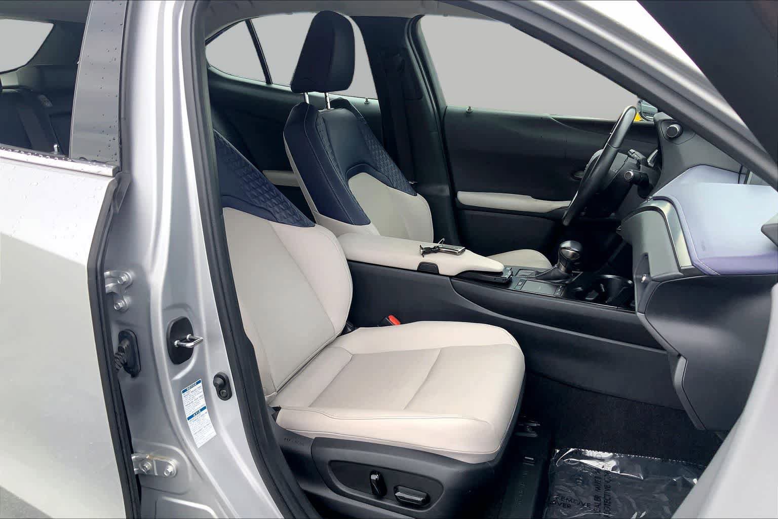 Used 2020 Lexus UX 250h w/ Accessory Package 2 AWD/4WD image 9