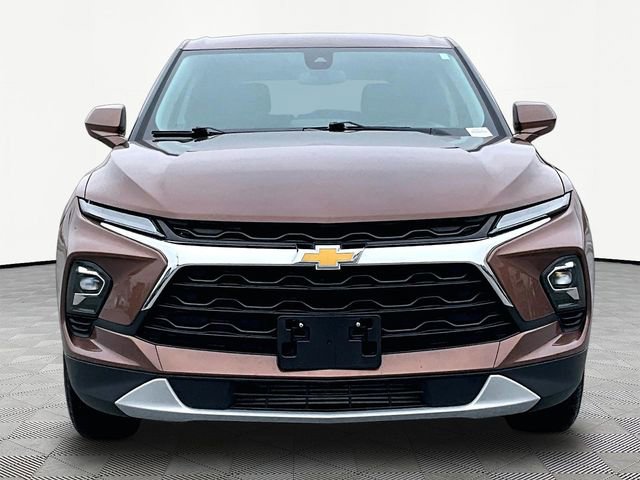 Used 2023 Chevrolet Blazer LT image 2
