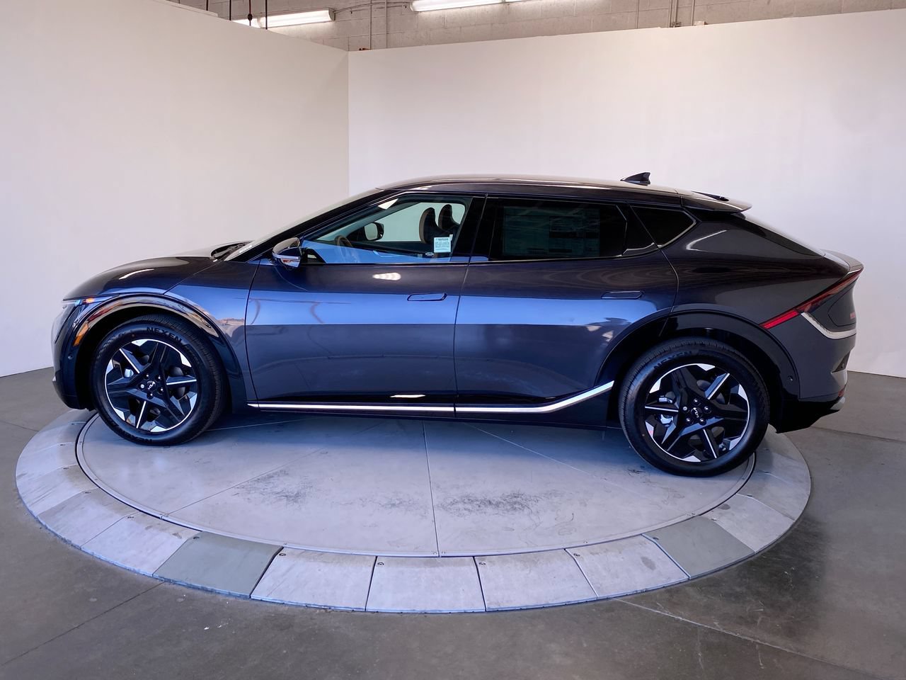 New 2026 Kia EV6 Wind AWD/4WD image 2