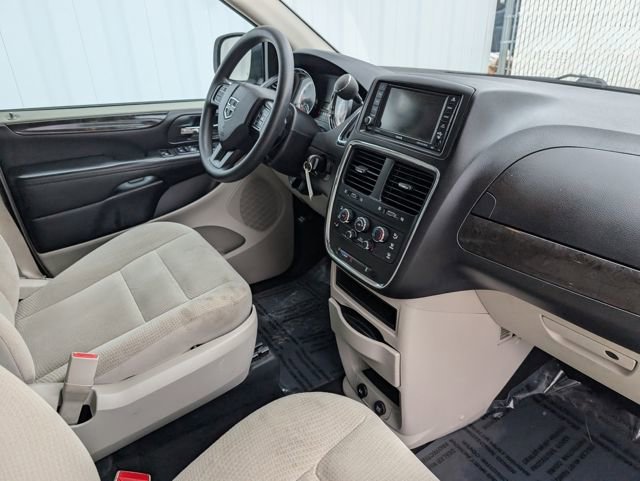 Used 2019 Dodge Grand Caravan SE w/ UConnect Hands-Free Group image 27