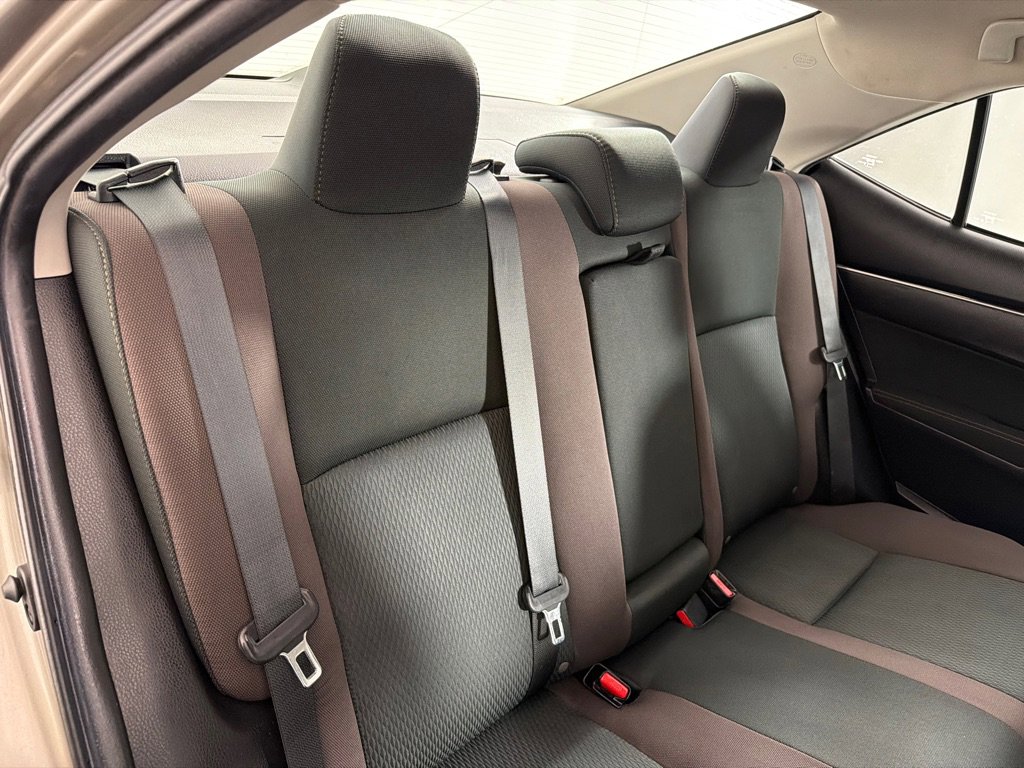 Used 2019 Toyota Corolla LE image 21