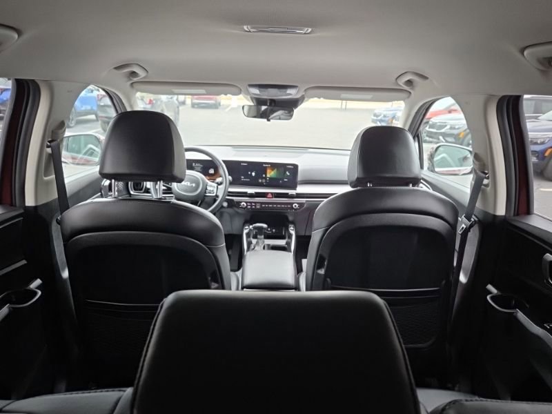 Used 2025 Kia Sorento S image 11