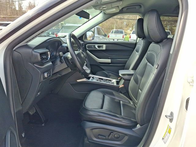 Certified 2021 Ford Explorer XLT w/ Equipment Group 202A image 11