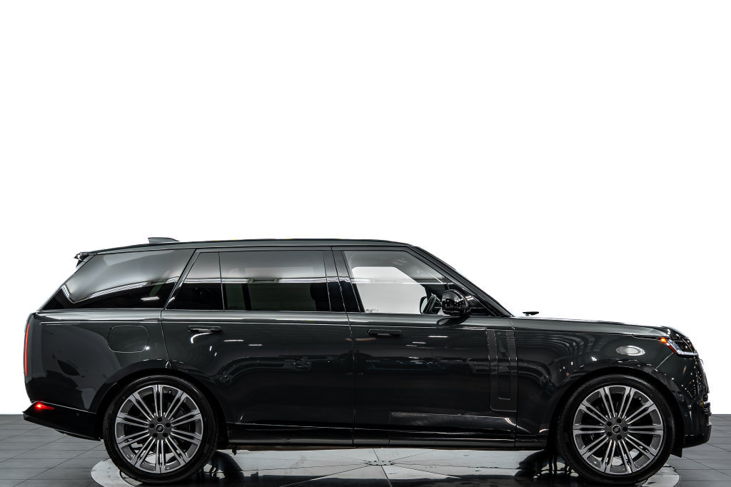 Used 2025 Land Rover Range Rover Long Wheelbase SE AWD/4WD image 6